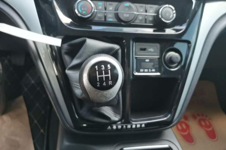 Used JAC Refine M3 2023 1.5T 7/8-Seater Smart Connectivity Version Gear Lever