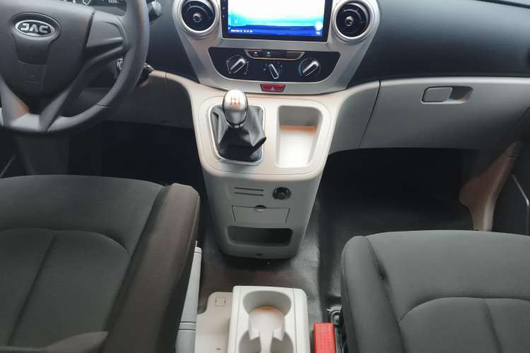 Used JAC Refine M3 2023 PLUS 1.5T 5/7-seat Classic Edition Gear Lever
