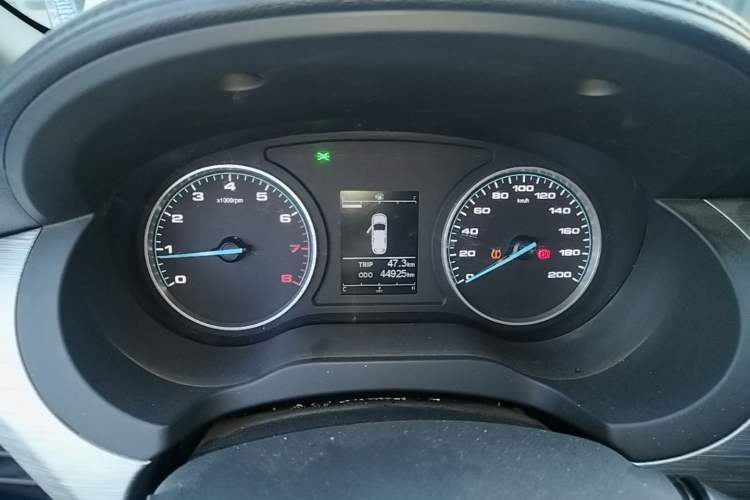 Used JAC Refine M3 2023 PLUS 1.5T 9-Seater Smart Connectivity Version Instrument Cluster