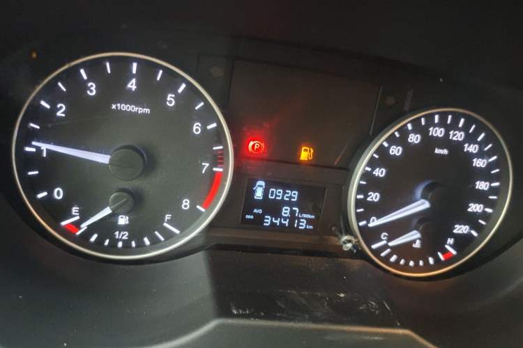 Used JAC Refine M3 2023 PLUS 1.8L 7/8-Seater Comfort Edition Instrument Cluster