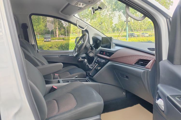 Used JAC Refine M3 2023 PLUS 1.5T 7/8-seater Smart Connectivity Version Interior 12