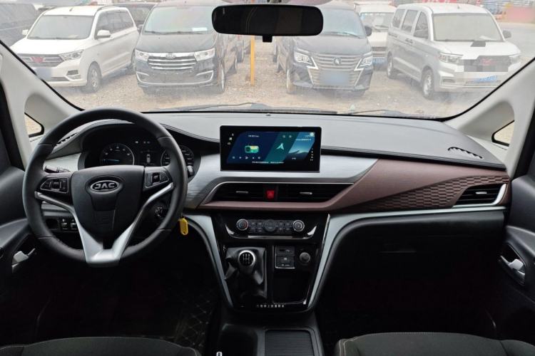 Used JAC Refine M3 2023 1.8L 7/8-Seater Smart Connectivity Version Interior 2