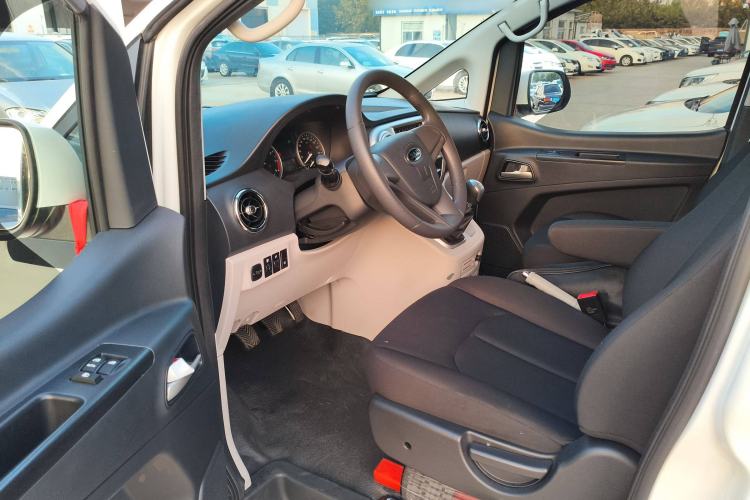 Used JAC Refine M3 2023 1.8L 7/8-Seater Comfort Edition Interior 3
