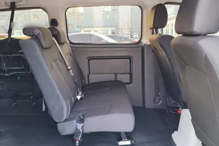 Used JAC Refine M3 2023 1.8L 7/8-Seater Comfort Edition Interior 4