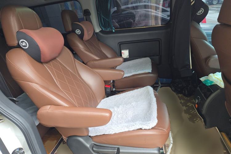Used JAC Refine M3 2023 PLUS 1.5T 7/8-seater Smart Connectivity Version Interior 4