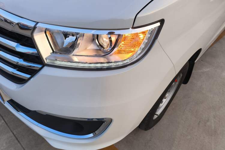 Used JAC Refine M3 2023 1.8L 7/8-Seater Comfort Edition Left Front Headlight