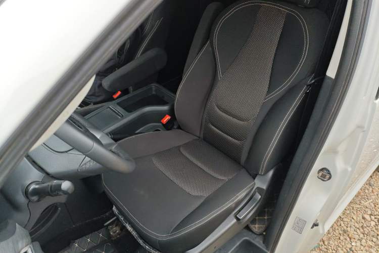 Used JAC Refine M3 2023 1.8L 7/8-Seater Smart Connectivity Version Left Front Seat