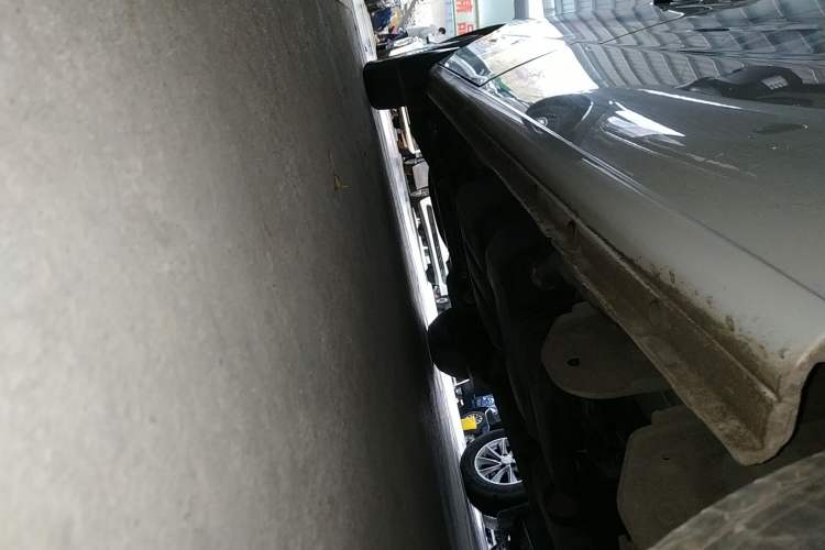 Used JAC Refine M3 2023 PLUS 1.8L 7/8-seater Smart Connectivity Version Left Side Sill