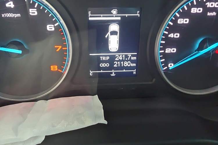 Used JAC Refine M3 2023 PLUS 1.5T 7/8-seater Smart Connectivity Version Odometer Close Up