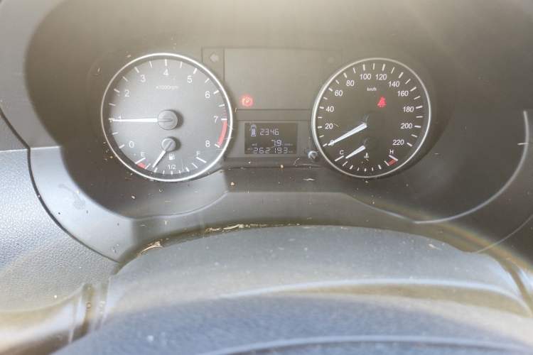 Used JAC Refine M3 2023 PLUS 1.8L 7/8-seater Smart Connectivity Version Odometer Close Up