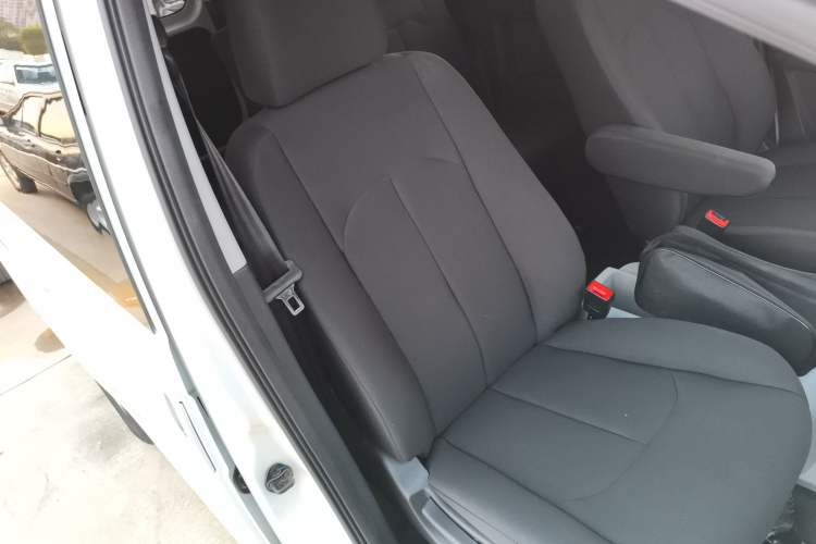 Used JAC Refine M3 2023 1.8L 7/8-Seater Comfort Edition Right Front Seat