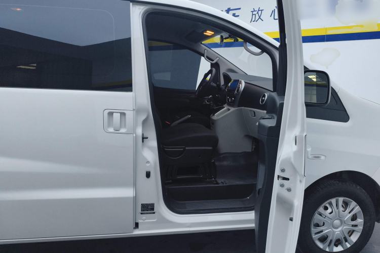Used JAC Refine M3 2023 PLUS 1.5T 5/7-seat Classic Edition Right Front Seat