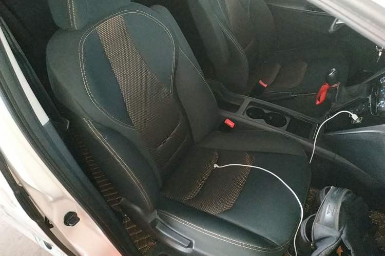 Used JAC Refine M3 2023 PLUS 1.8L 7/8-seater Smart Connectivity Version Right Front Seat
