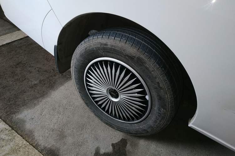 Used JAC Refine M3 2023 PLUS 1.8L 7/8-seater Smart Connectivity Version Right Rear Wheel Hub