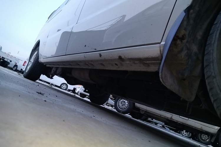 Used JAC Refine M3 2023 PLUS 1.5T 9-Seater Smart Connectivity Version Right Side Sill