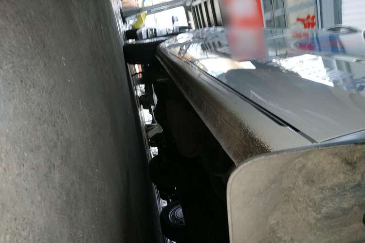 Used JAC Refine M3 2023 PLUS 1.8L 7/8-seater Smart Connectivity Version Right Side Sill