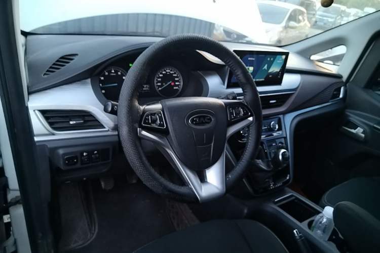 Used JAC Refine M3 2023 PLUS 1.5T 9-Seater Smart Connectivity Version Steering Wheel