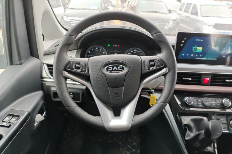 Used JAC Refine M3 2023 1.8L 7/8-Seater Smart Connectivity Version Steering Wheel