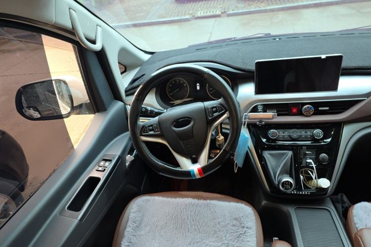 Used JAC Refine M3 2023 PLUS 1.5T 7/8-seater Smart Connectivity Version Steering Wheel
