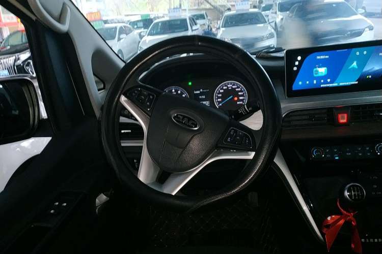 Used JAC Refine M3 2023 PLUS 1.8L 7/8-seater Smart Connectivity Version Steering Wheel