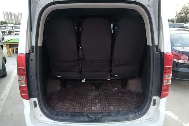 Used JAC Refine M3 2023 PLUS 1.5T 9-Seater Smart Connectivity Version Trunk