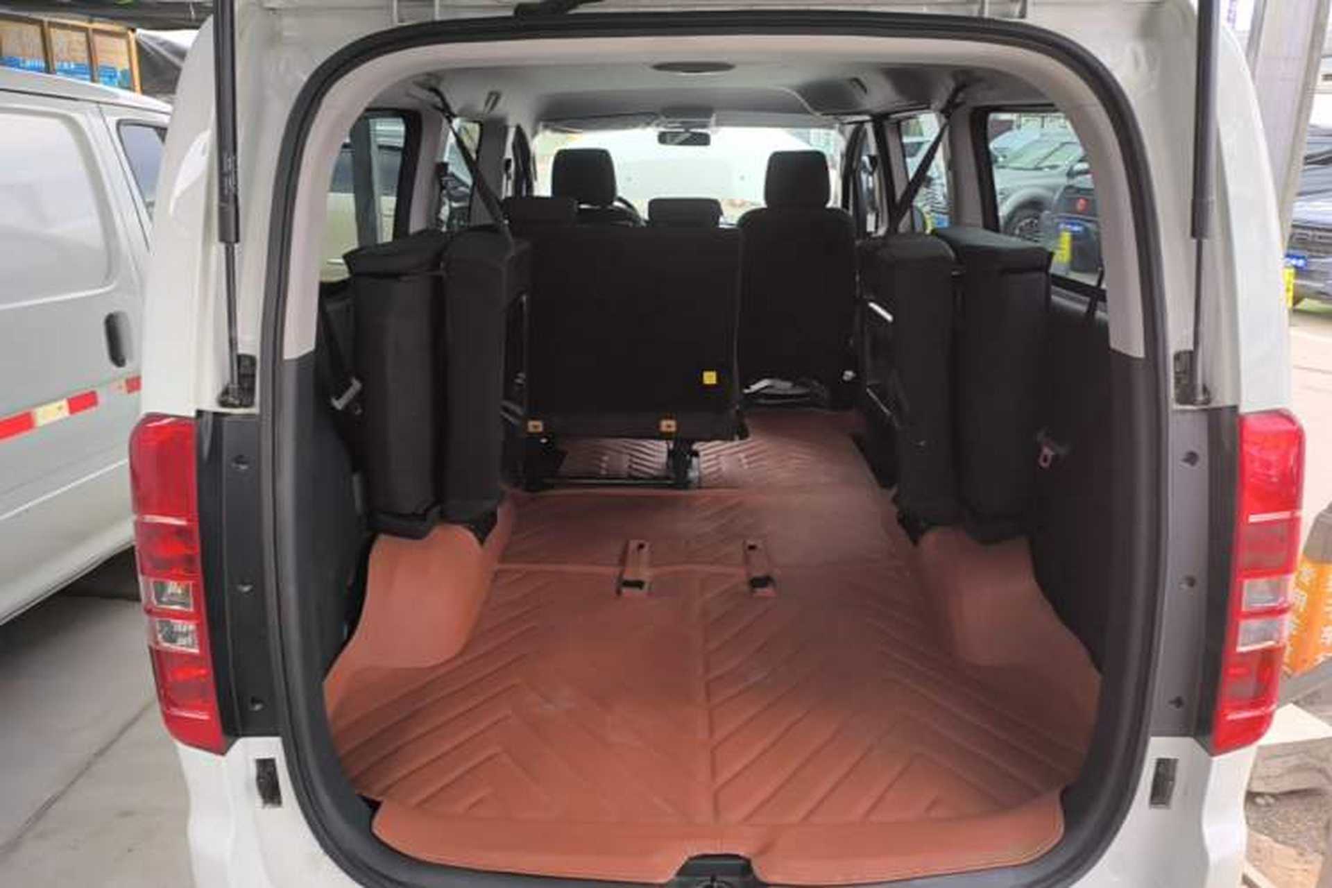 Used JAC Refine M3 2023 PLUS 1.5T 7/8-seat Comfort Edition Trunk