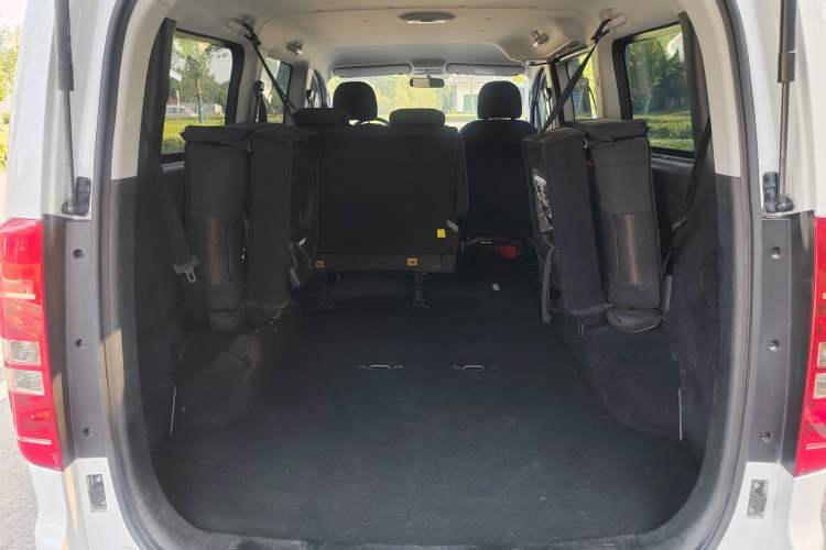 Used JAC Refine M3 2023 PLUS 1.5T 7/8-seater Smart Connectivity Version Trunk