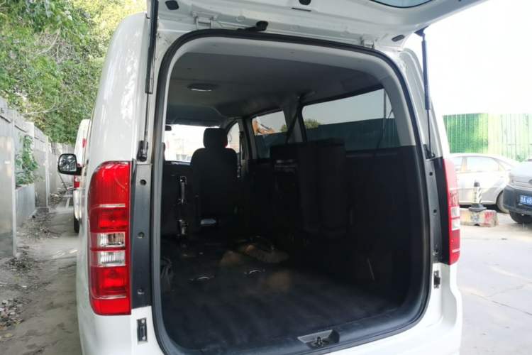 Used JAC Refine M3 2023 PLUS 1.5T 5/7-seat Classic Edition Trunk