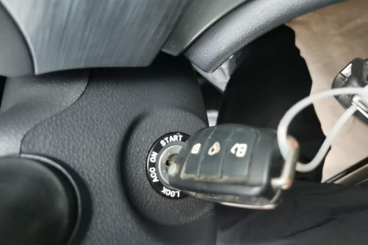 Used JAC Refine M3 2023 1.5T 7/8-Seater Smart Connectivity Version Vehicle Key