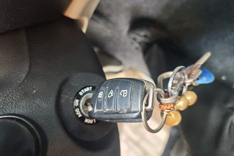 Used JAC Refine M3 2023 PLUS 1.8L 7/8-Seater Comfort Edition Vehicle Key
