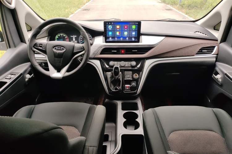 Used JAC Refine M3 2024 PLUS 2.0L HEV Comfort Edition Center Console