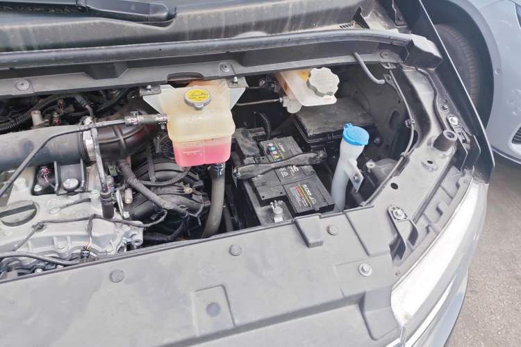 Used JAC Refine M3 2024 PLUS 2.0L HEV Elite Edition Engine Bay Left