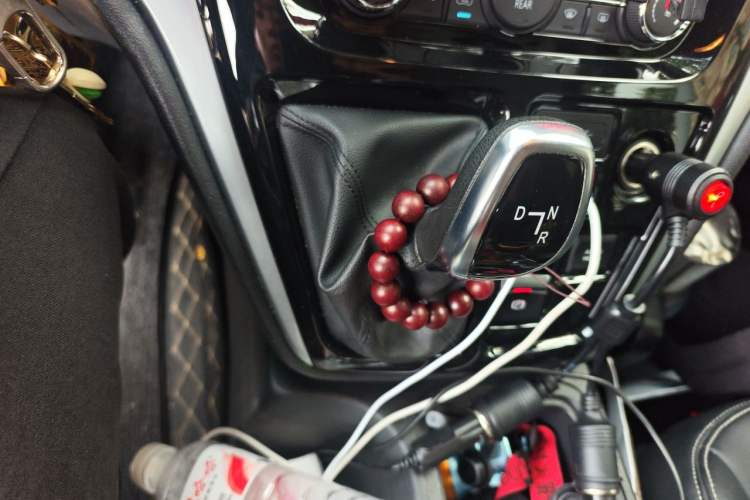 Used JAC Refine M3 2024 PLUS 2.0L HEV Comfort Edition Gear Lever