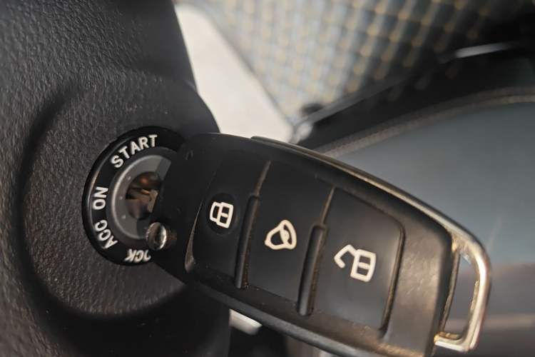 Used JAC Refine M3 2024 PLUS 2.0L HEV Comfort Edition Interior 1