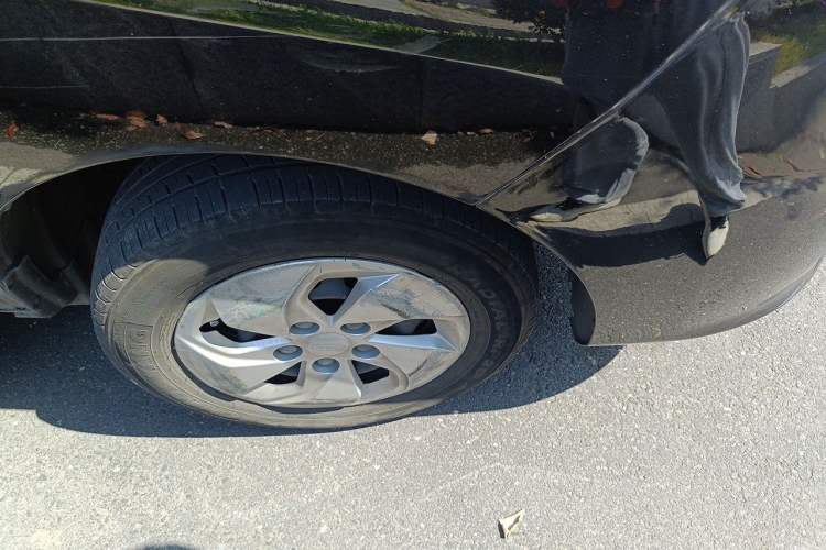 Used JAC Refine M3 2024 PLUS 2.0L HEV Smart Connect Edition Right Front Wheel Hub
