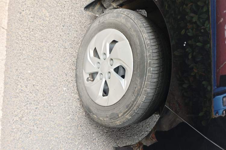 Used JAC Refine M3 2024 PLUS 2.0L HEV Comfort Edition Right Front Wheel Hub