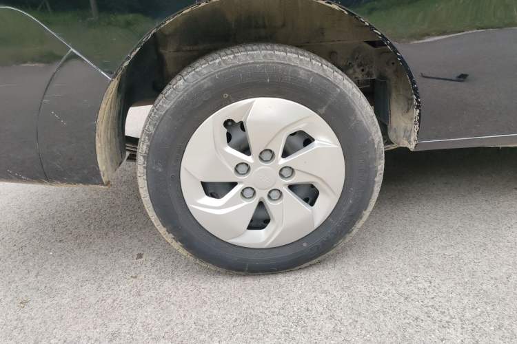 Used JAC Refine M3 2024 PLUS 2.0L HEV Comfort Edition Right Rear Wheel Hub