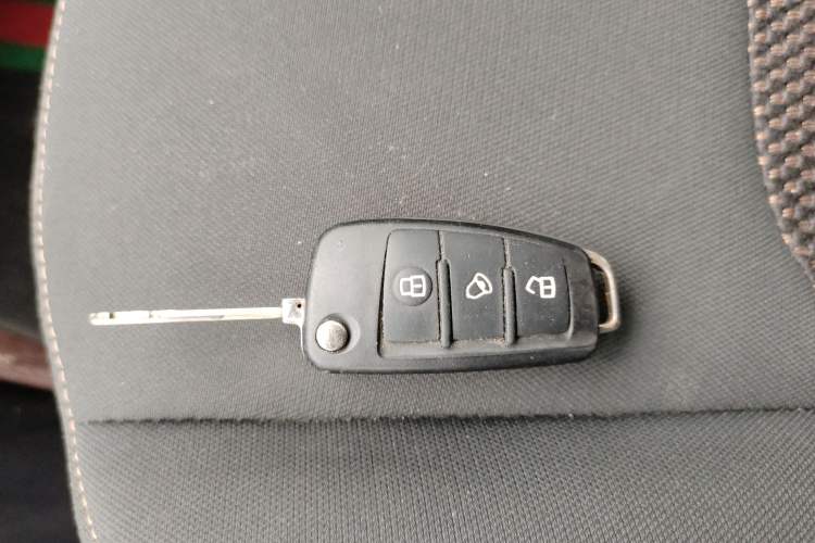 Used JAC Refine M3 2024 PLUS 2.0L HEV Comfort Edition Vehicle Key