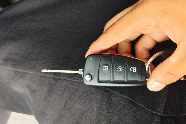 Used JAC Refine M3 2024 PLUS 2.0L HEV Comfort Edition Vehicle Key