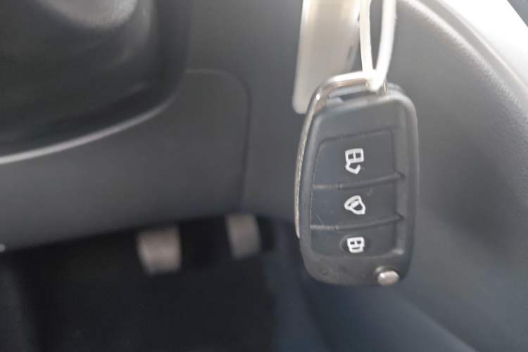 Used JAC Refine M3 2024 PLUS 2.0L HEV Elite Edition Vehicle Key