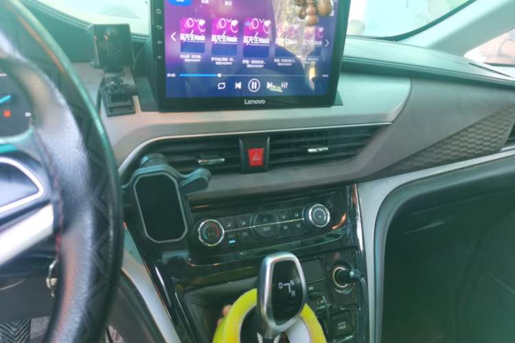 Used JAC Refine M3 2024 PLUS 2.0L HEV Comfort Edition Audio And AC Panel