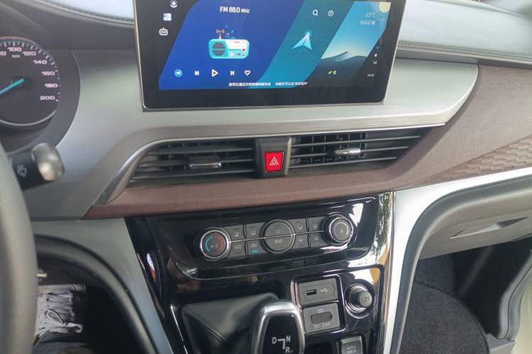 Used JAC Refine M3 2024 PLUS 2.0L HEV Elite Edition Audio And AC Panel