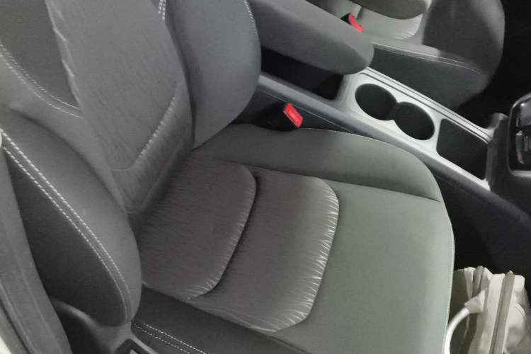 Used JAC Refine M3 2024 PLUS 2.0L HEV Smart Connect Edition Right Front Seat