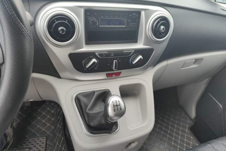 Used JAC Refine M3 2025 PLUS 1.8L Manual Classic Edition 7 Seats Audio And AC Panel