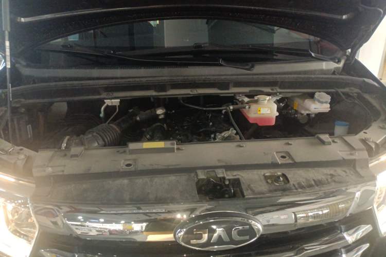 Used JAC Refine M3 2025 1.5T Manual Comfort Edition 7/8 Seats Engine Bay