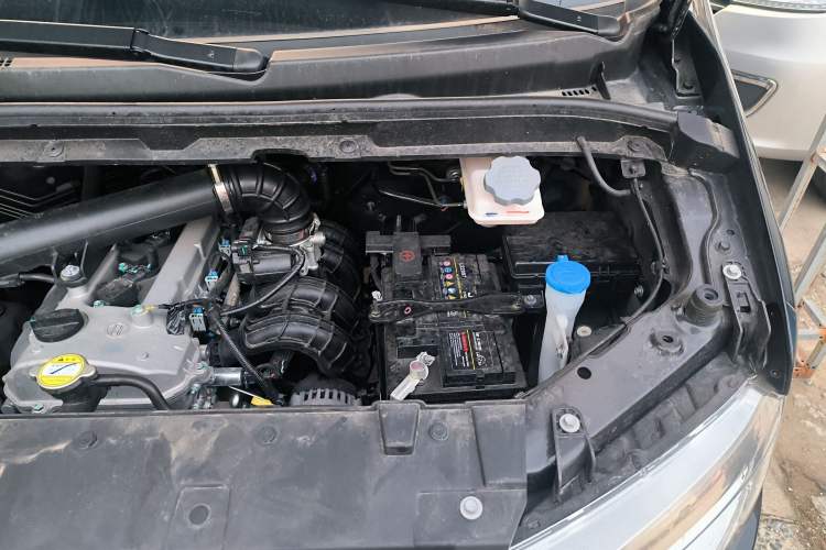 Used JAC Refine M3 2025 PLUS 1.8L Manual Classic Edition 7 Seats Engine Bay Left