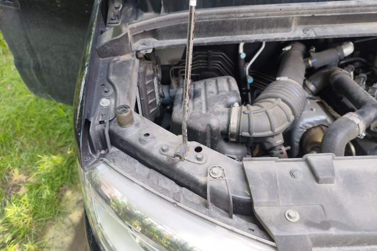 Used JAC Refine M3 2025 PLUS 1.5T Manual Classic Edition 7 Seats Engine Bay Right