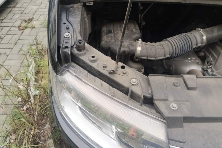 Used JAC Refine M3 2025 PLUS 1.8L Manual Classic Edition 5 Seats Engine Bay Right