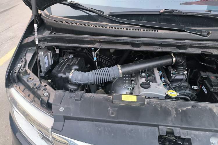 Used JAC Refine M3 2025 PLUS 1.8L Manual Classic Edition 7 Seats Engine Bay Right