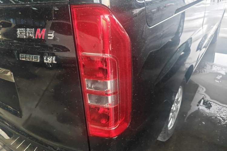 Used JAC Refine M3 2025 PLUS 1.8L Manual Smart Connect Version 7/8 Seats Exterior 3